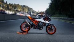 Nuova KTM 990 Duke R 2026: il prezzo della naked