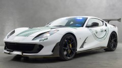 Da noi la polizia sanziona il tuning, a Dubai lo fa sulla sua Ferrari 812