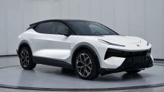 Lotus Eletre non è più solo elettrica: ecco la PHEV in anteprima