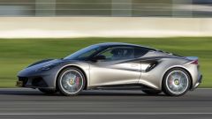 Lotus Emira Turbo SE, la prova-confronto con Lotus Elise
