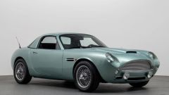 Una "replica" dell'Aston Martin DB5 particolarmente strana