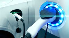 Mercato auto novembre 2025: immatricolazioni auto stabili (+0,0%)