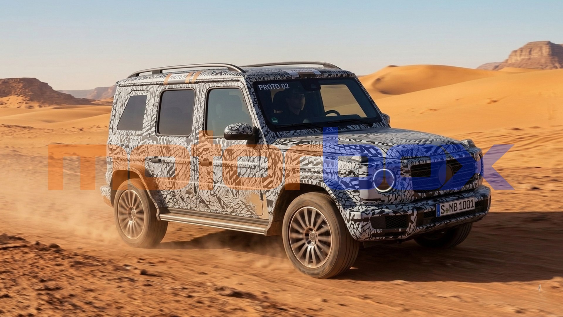 Un fuoristrada Mercedes Baby G in fase di test, con design simile alla Classe G ma più compatto