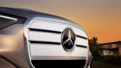 Teaser Mercedes GLC EV: il SUV elettrico con griglia luminosa