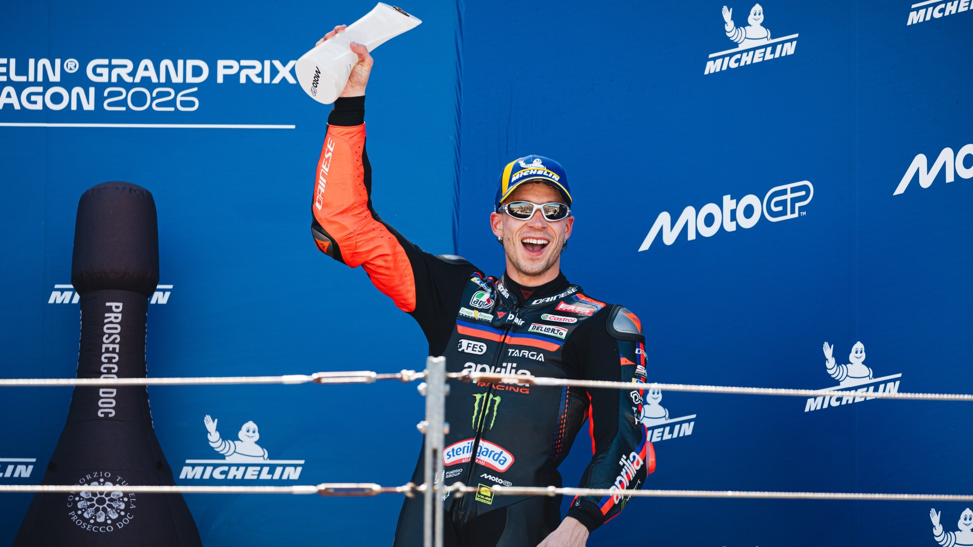 Marco Bezzecchi in pista ad Aragona, con Aprilia, durante la gara di MotoGP 2026