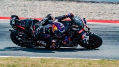 Tensioni tra Aprilia a Barcellona: Fernandez accusa Martin