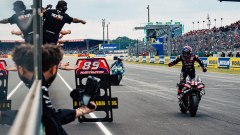 Aprilia: Martin "snobba" Bezzecchi nella lotta per il Mondiale