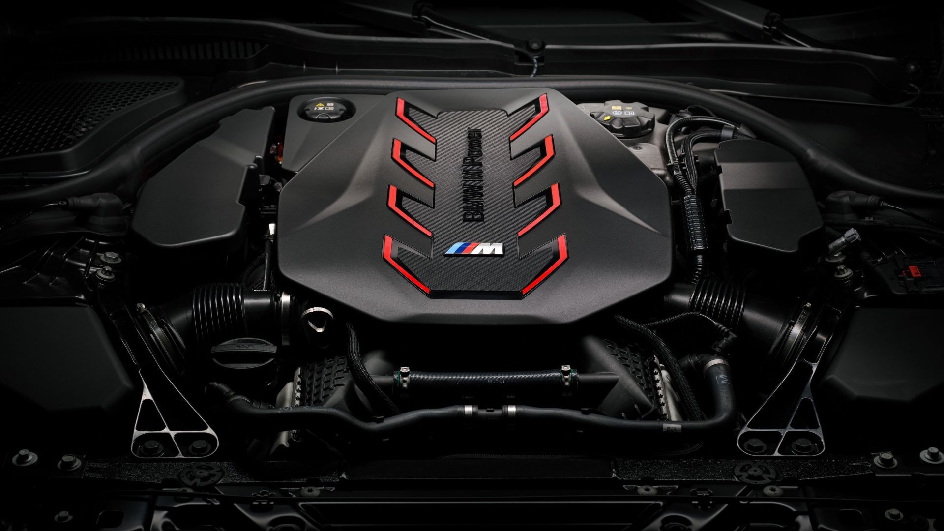 BMW M5 restyling in prova al Nürburgring con freni incandescenti e design rinnovato