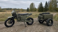 La moto elettrica militare canadese ha tre batterie e si smonta con un solo attrezzo