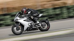 Norton Manx R, su strada e in pista con la supersportiva del ritorno