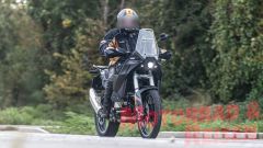 KTM 990 Adventure 2026: foto spia della nuova maxi enduro