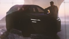 Lexus NX, il restyling del SUV debutta il 1&deg; settembre