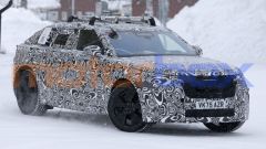 Foto spia Range Rover Velar EV: SUV elettrico dal 2027