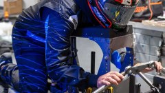 Peter Hickman sfida Ricky Robinson: caccia al record di velocità in moto a 640 km/h
