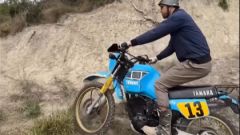 Pol Tarres e la Yamaha T&eacute;n&eacute;r&eacute; del 1983: i video dello stunt