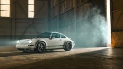 Non solo Singer: la Porsche 911 in carbonio di Theon Design