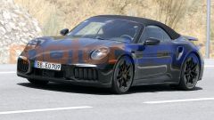Foto nuova Porsche 911 Turbo S Cabrio ibrida: primi dettagli