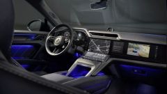 Nuova Porsche Cayenne: svelati gli interni del SUV elettrico