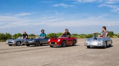 Porsche Speedster vs Ferrari 250 GT, Jaguar E-Type e Mercedes 300SL: una drag race piccola piccola