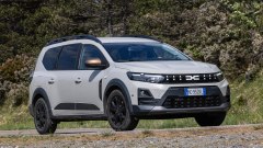 Dacia Jogger Hybrid 155 prova: wagon 7 posti pratica e ibrida