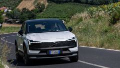 Volvo EX30 Cross Country: prova, consumi, prezzo nuovo SUV BEV