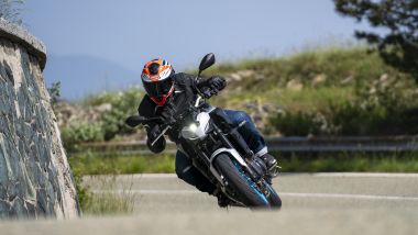 Yamaha MT-07 Y-AMT: la prova del cambio automatico, pregi e difetti