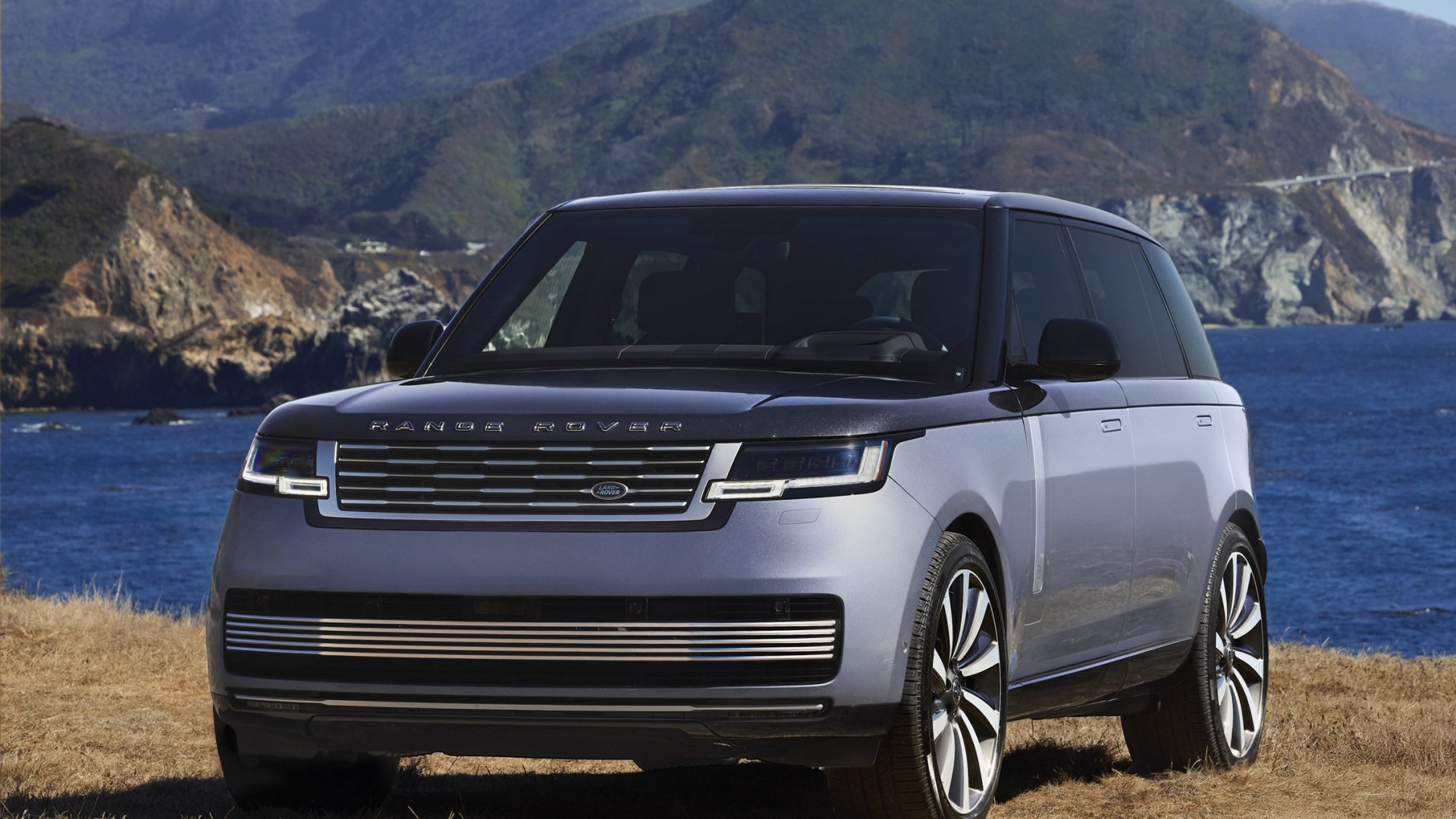 Range Rover presenta nuove versioni su misura senza limiti di prezzo, sfidando marchi di lusso come Bentley e Rolls-Royce