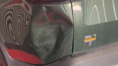 Rivian R1T: un bozzo sulla carrozzeria pu&ograve; costare 42.000 dollari
