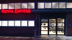 Royal Enfield apre un nuovo flagship store