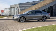 Skoda Superb, nuova Plug-in da 272 CV: prestazioni e novità