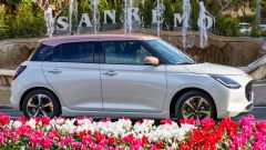 Suzuki Swift Sakura, una serie speciale a Sanremo 2026. Il prezzo