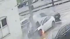 Nuova causa contro Tesla: soccorsi impossibili dopo incidente