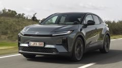 Prova Toyota C-HR+: il SUV coup&eacute; elettrico da 343 CV