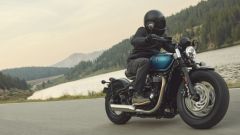 Triumph Bonneville Bobber 2026, migliorano comfort e autonomia