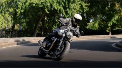 Triumph Speed Twin 1200 2025: recensione, prezzo, differenze con la RS