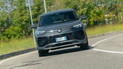 Volkswagen Tayron 2.0 TD: prova e confronto con Tiguan