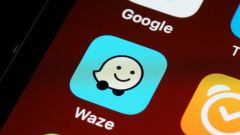 Waze vs Google Maps: qual è la migliore app di navigazione?