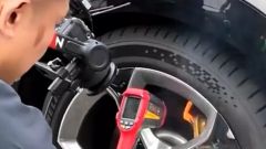 Video Xiaomi YU7 Max: freni in fiamme durante test in pista