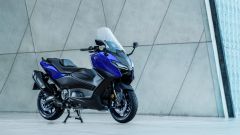 Yamaha TMax 2026: colori, versioni e prezzi del maxi scooter